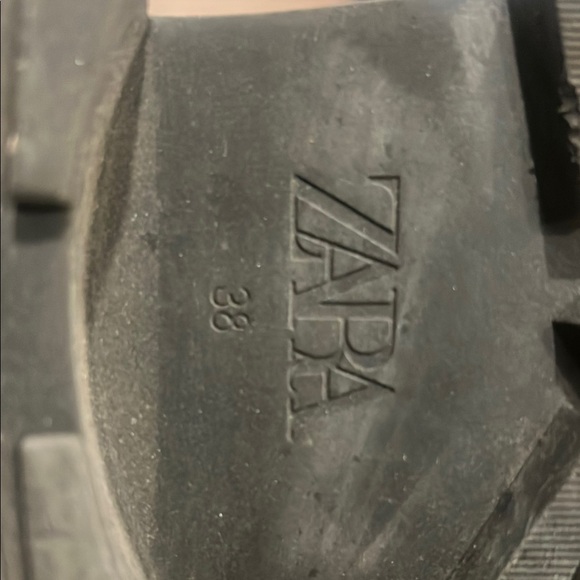 Zara Women’s Black Studded Pull On Ankle Boots Leather Midcalf Biker size 7.5 - Picture 7 of 7